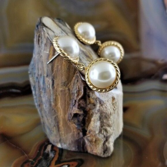 SWAROVSKI Crystal Pearl Earrings Swan Logo - Picture 4 of 7